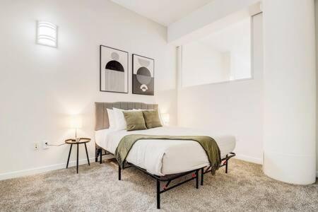 Cozysuites - 2Br With Direct Skybridge Access #5 Индианаполис Экстерьер фото