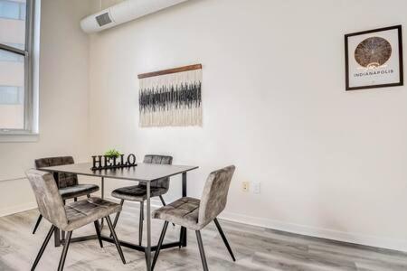 Cozysuites - 2Br With Direct Skybridge Access #5 Индианаполис Экстерьер фото