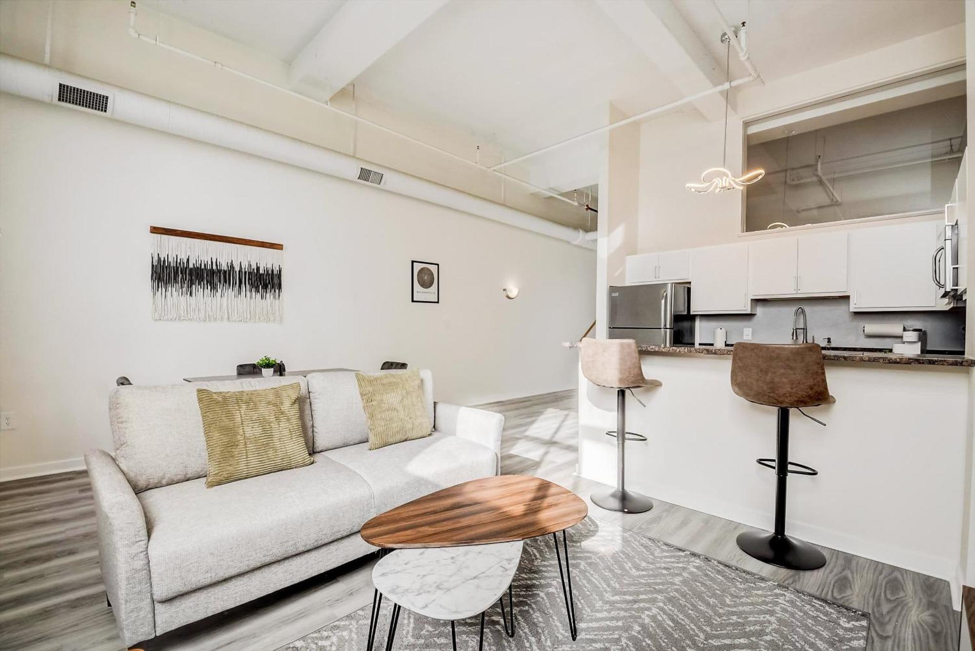 Cozysuites - 2Br With Direct Skybridge Access #5 Индианаполис Экстерьер фото